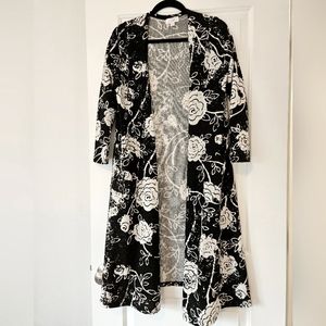 LuLaRoe 'Sarah' Black & White Rose Sweater Duster Cardigan Size Small